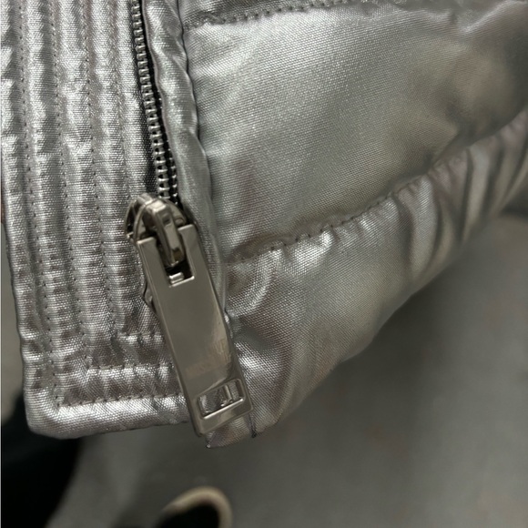 *NEW* LOVE MOSCHINO SILVER PUFFER JACKET - Picture 5 of 13